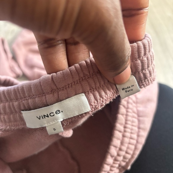 Vince Essential Jogger - Picture 9 of 13